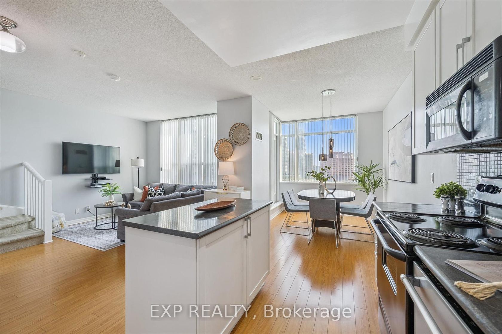 905 - 220 Burnhamthorpe Road W, City Centre, Mississauga 