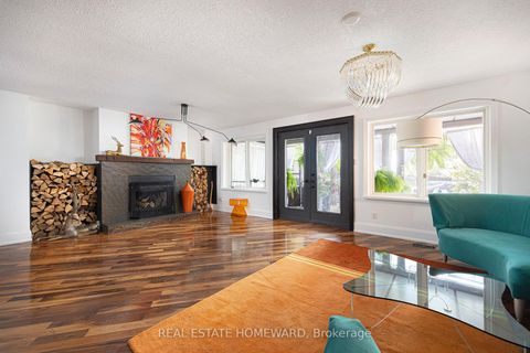Photo 2 at 2 Park Avenue, The Beaches, Toronto