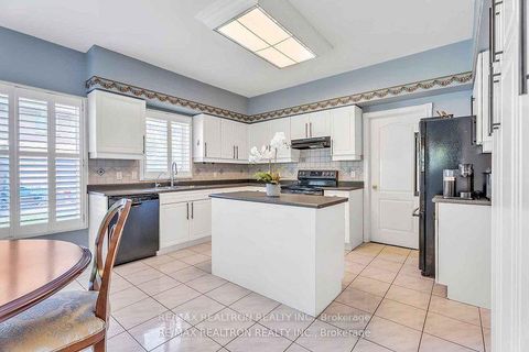 Photo 12 at 15 Treegrove Circle, Hills of St Andrew, Aurora