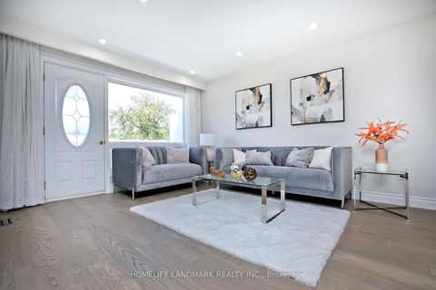 Photo 3 at 39 La Peer Boulevard, L'Amoreaux, Toronto