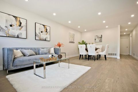 Photo 4 at 39 La Peer Boulevard, L'Amoreaux, Toronto