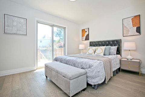 Photo 13 at 39 La Peer Boulevard, L'Amoreaux, Toronto