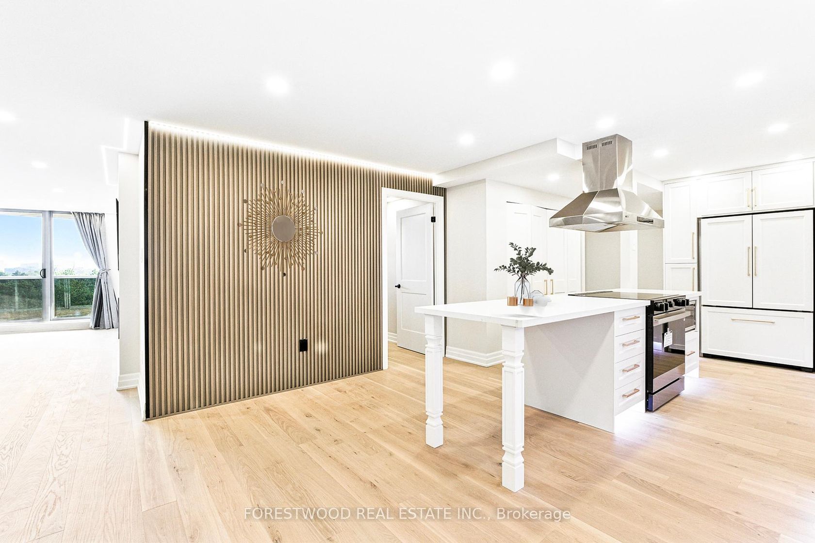 706 - 299 Mill Road, Markland Wood, Toronto 