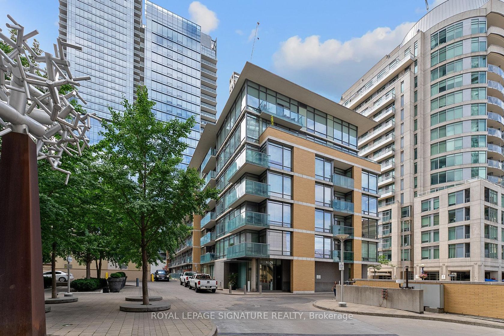 209 - 21 Scollard Street, Annex, Toronto 