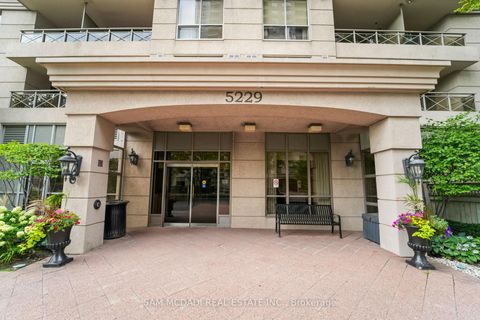 Photo 2 at 2002 - 5229 Dundas Street W, City Centre West, Toronto