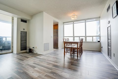 Photo 15 at 1511 - 7 Bishop Avenue, Newtonbrook East, Toronto