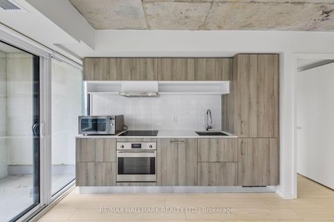 Photo 3 at 807 - 5 Soudan Avenue, Mount Pleasant West, Toronto