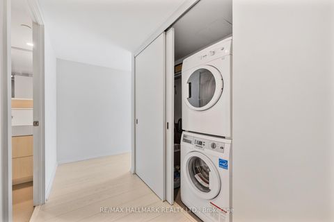 Photo 15 at 807 - 5 Soudan Avenue, Mount Pleasant West, Toronto