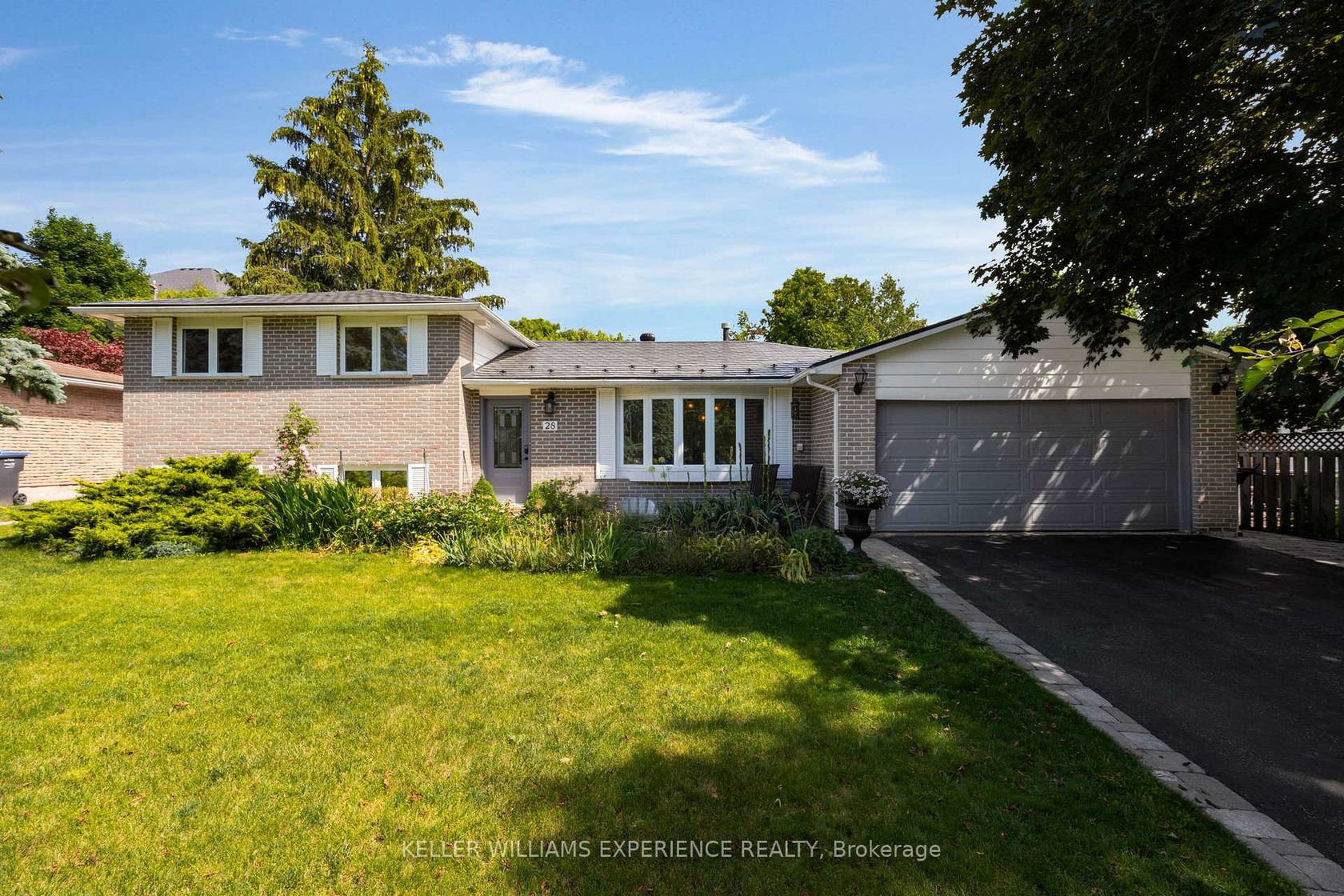 28 Larry Street, Caledon East, Caledon 