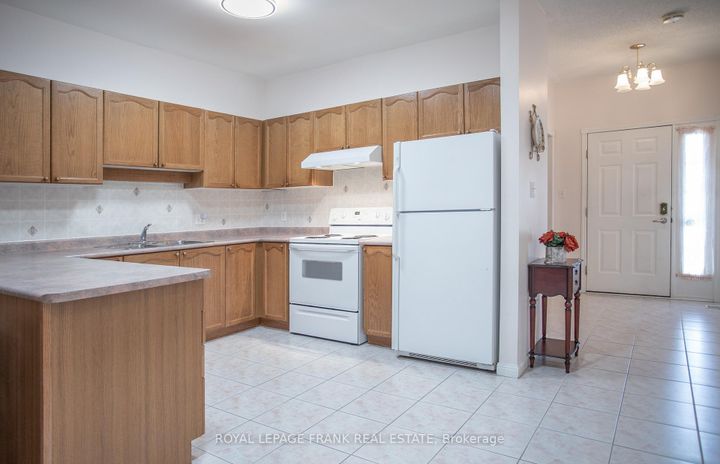 Photo 7 at 48 - 1111 Wilson Road N, Pinecrest, Oshawa
