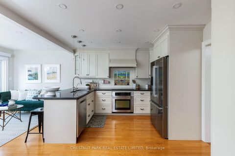 Photo 10 at 75 Paperbirch Drive, Don Mills, Toronto