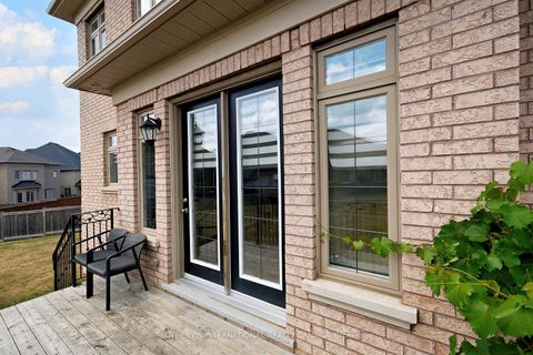 Photo 40 at 381 Poetry Drive, Vellore Village, Vaughan