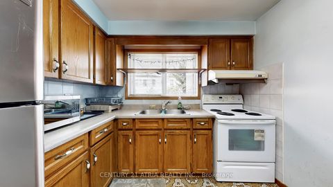 Photo 16 at 49 Noble Street, Roncesvalles, Toronto