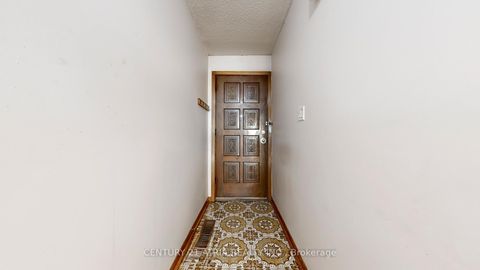 Photo 17 at 49 Noble Street, Roncesvalles, Toronto