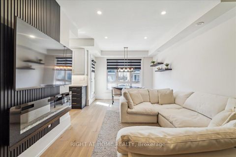 Photo 7 at 14 - 105 Kayla Crescent, Maple, Vaughan
