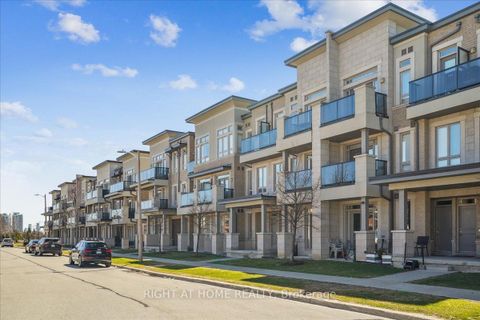 Photo 25 at 14 - 105 Kayla Crescent, Maple, Vaughan