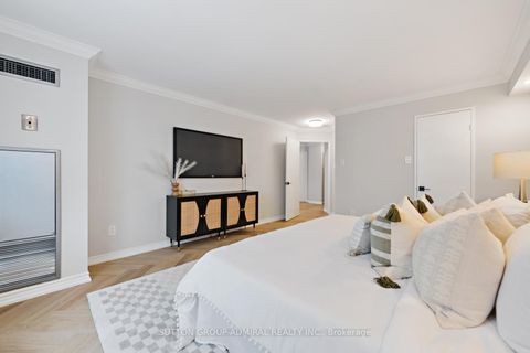 Photo 34 at 304 - 7 Townsgate Drive, Yorkhill, Vaughan