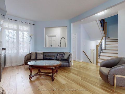 Photo 7 at 401 Cranston Park Avenue, Maple, Vaughan
