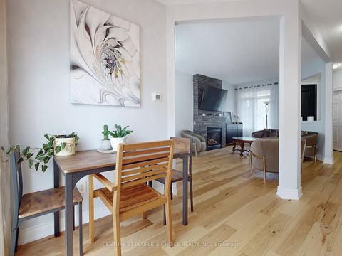 Photo 13 at 401 Cranston Park Avenue, Maple, Vaughan