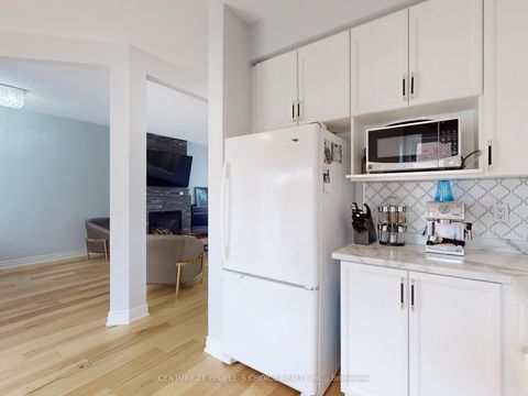 Photo 17 at 401 Cranston Park Avenue, Maple, Vaughan