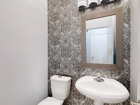 Photo 18 at 401 Cranston Park Avenue, Maple, Vaughan