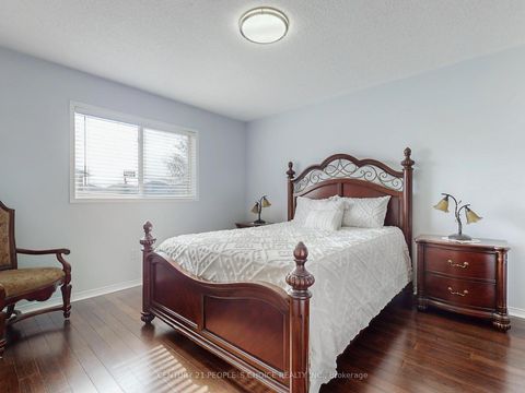 Photo 21 at 401 Cranston Park Avenue, Maple, Vaughan