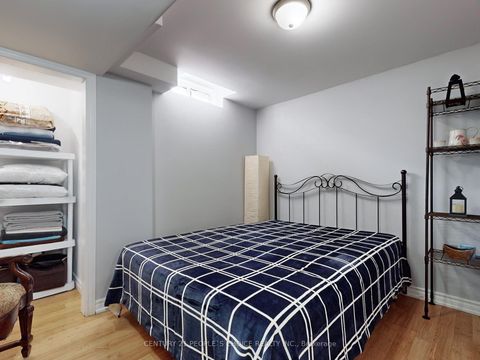 Photo 35 at 401 Cranston Park Avenue, Maple, Vaughan