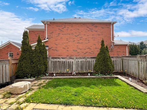 Photo 46 at 401 Cranston Park Avenue, Maple, Vaughan