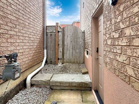 Photo 48 at 401 Cranston Park Avenue, Maple, Vaughan