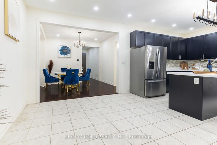Photo 5 at 86 Humberstone Crescent, Northwest Brampton, Brampton