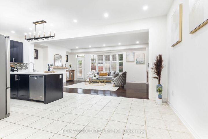 Photo 6 at 86 Humberstone Crescent, Northwest Brampton, Brampton