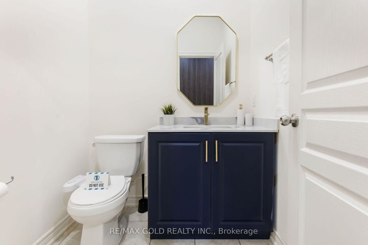 Photo 16 at 86 Humberstone Crescent, Northwest Brampton, Brampton
