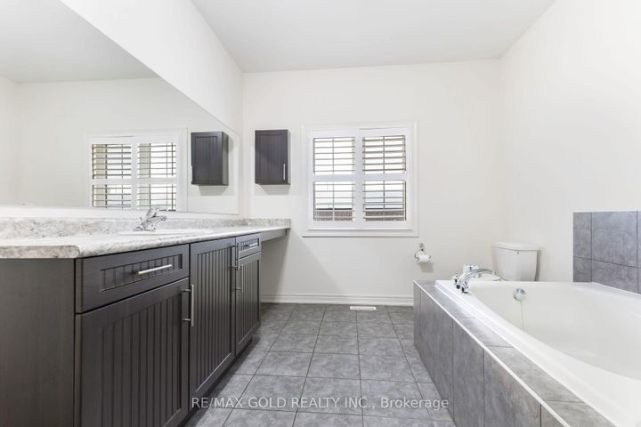 Photo 21 at 86 Humberstone Crescent, Northwest Brampton, Brampton