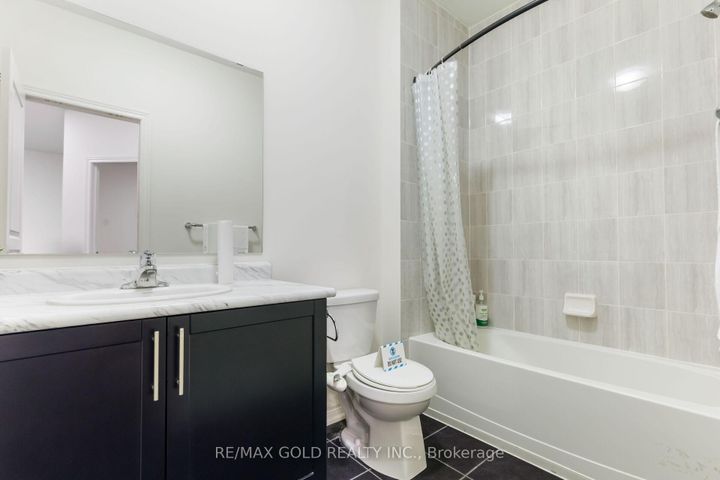 Photo 31 at 86 Humberstone Crescent, Northwest Brampton, Brampton