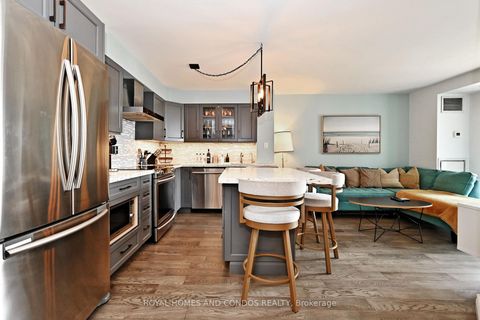Photo 8 at 618 - 230 Queens Quay W, Waterfront Communities C1, Toronto