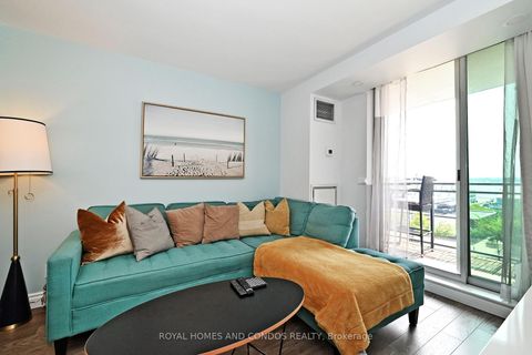 Photo 13 at 618 - 230 Queens Quay W, Waterfront Communities C1, Toronto