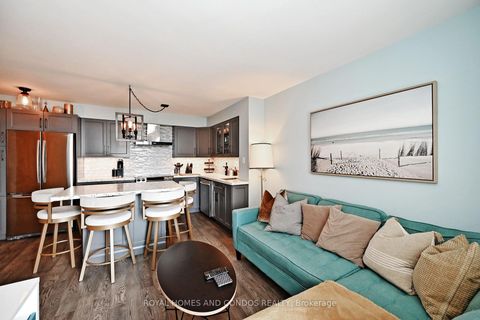 Photo 14 at 618 - 230 Queens Quay W, Waterfront Communities C1, Toronto
