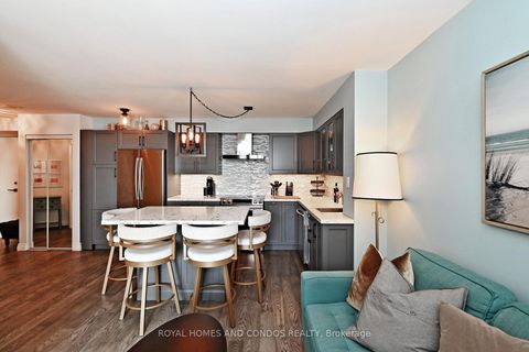 Photo 16 at 618 - 230 Queens Quay W, Waterfront Communities C1, Toronto