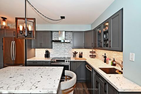 Photo 17 at 618 - 230 Queens Quay W, Waterfront Communities C1, Toronto