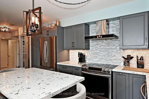 Photo 19 at 618 - 230 Queens Quay W, Waterfront Communities C1, Toronto