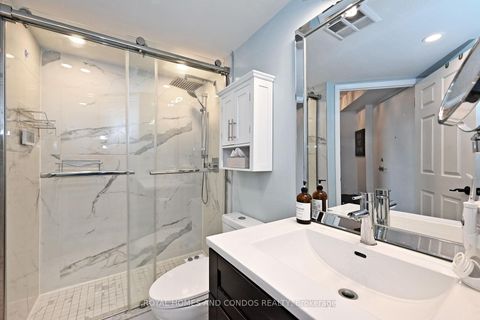 Photo 39 at 618 - 230 Queens Quay W, Waterfront Communities C1, Toronto
