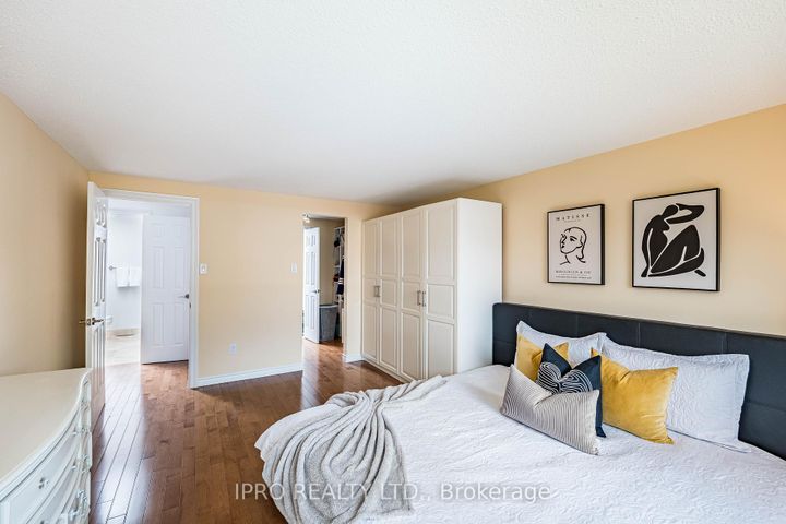 Photo 25 at 16 Ackrow Court, West Deane, Toronto