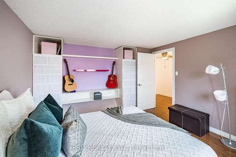 Photo 31 at 16 Ackrow Court, West Deane, Toronto