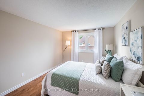 Photo 34 at 16 Ackrow Court, West Deane, Toronto