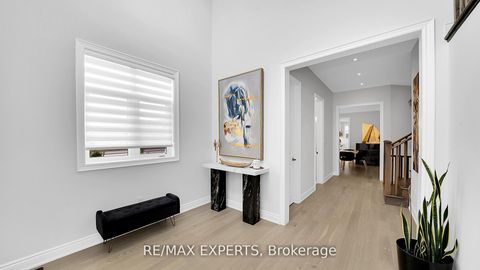 Photo 2 at 89 Rosshaven Crescent, Vellore Village, Vaughan