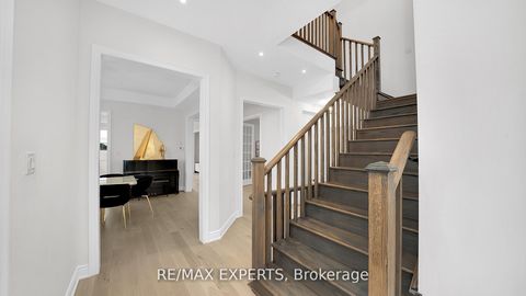 Photo 6 at 89 Rosshaven Crescent, Vellore Village, Vaughan