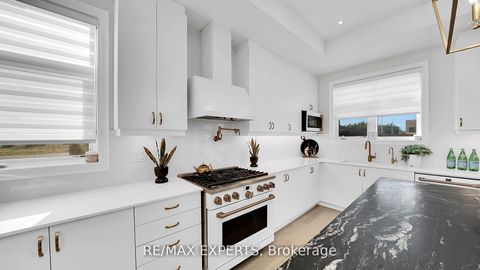 Photo 9 at 89 Rosshaven Crescent, Vellore Village, Vaughan