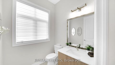 Photo 17 at 89 Rosshaven Crescent, Vellore Village, Vaughan