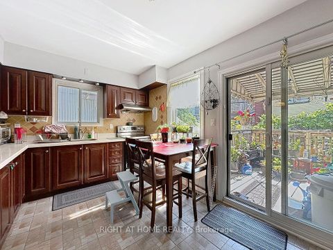 Photo 5 at 132 Bellwoods Avenue, Bellwoods, Toronto