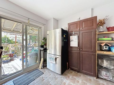 Photo 6 at 132 Bellwoods Avenue, Bellwoods, Toronto